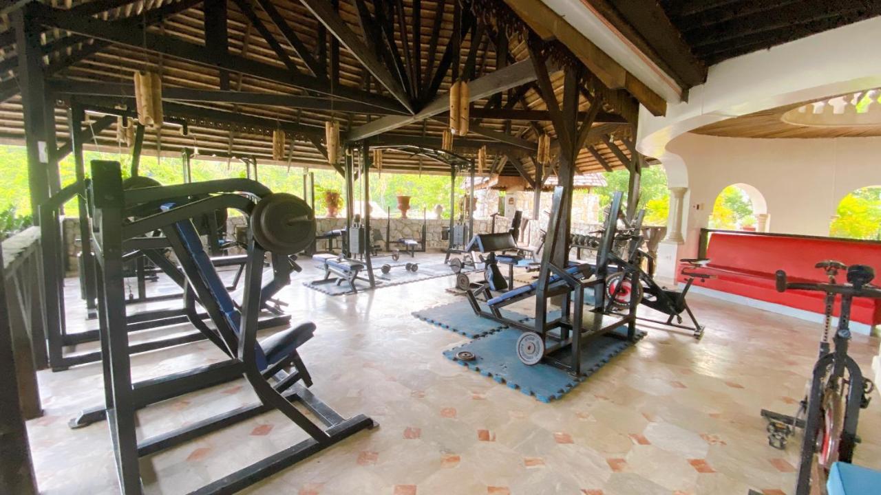 Tropicana Castle Dive Resort Powered By Cocotel Puerto Galera Exterior photo