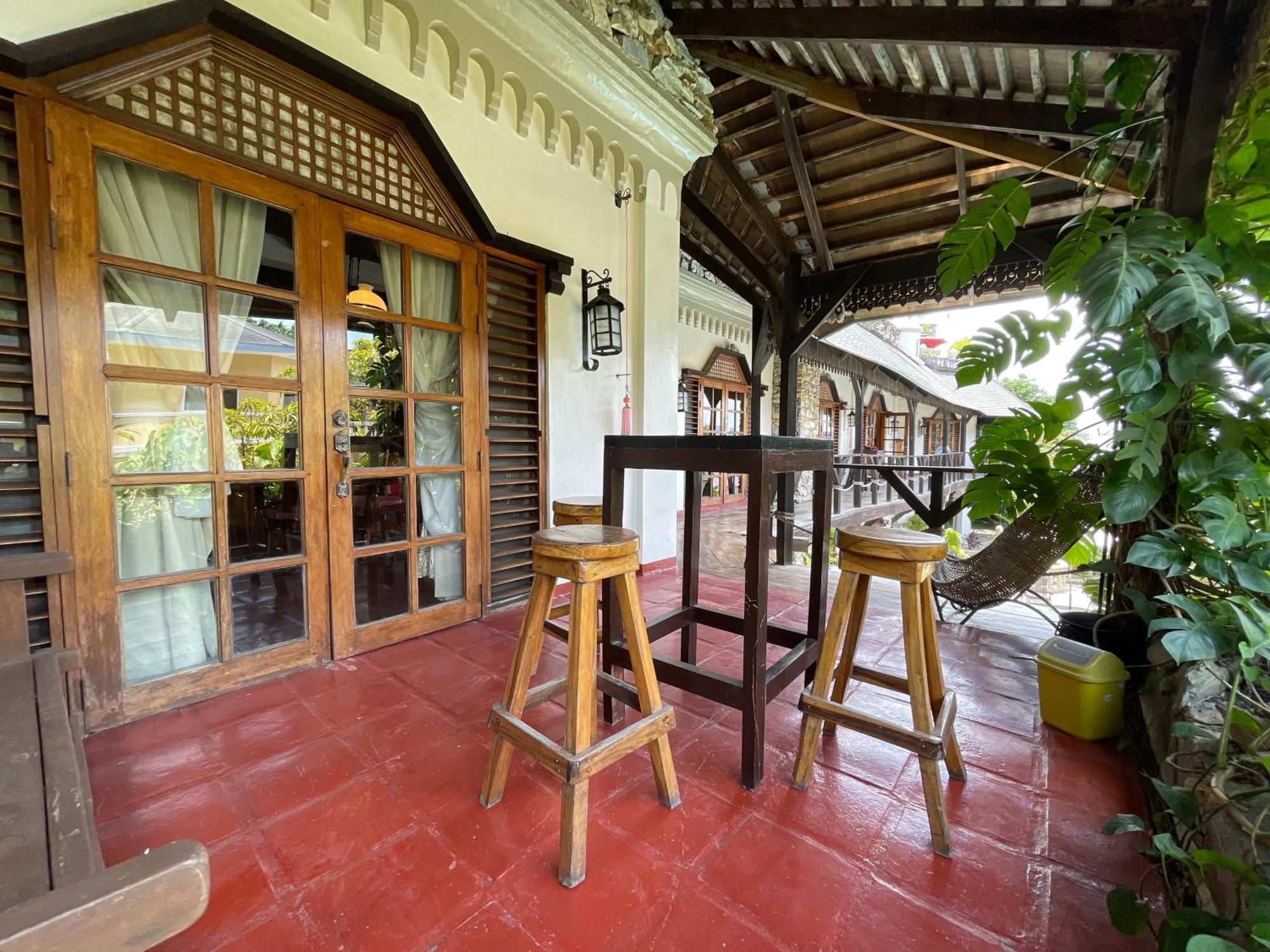 Tropicana Castle Dive Resort Powered By Cocotel Puerto Galera Room photo